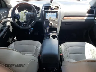 2018 Ford Explorer Platinum z VIN 1FM5K8HT4JGA54385, wystawiony jako Copart lot #57814475 z przebiegiem 105 489 mil mil oraz Szkoda całkowita • Salvage title. Historia ofert i sprzedaży dostępna na DreamBid. Obrazek 8.