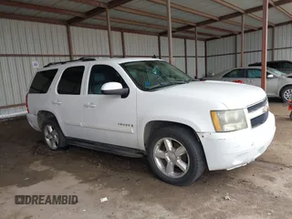 2007 Chevrolet Tahoe LT z VIN 1GNFC13097R131332, wystawiony jako IAAI lot #42113000 z przebiegiem 335 679 mil mil oraz . Historia ofert i sprzedaży dostępna na DreamBid. Obrazek 1.