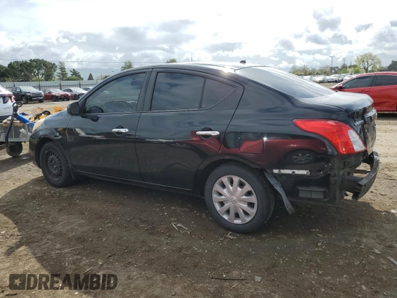 2012 Nissan Versa SV z VIN 3N1CN7AP0CL913015, wystawiony jako Copart lot #50840215 z przebiegiem 105 634 mil mil oraz Szkoda całkowita • Salvage title. Historia ofert i sprzedaży dostępna na DreamBid. Obrazek 2.