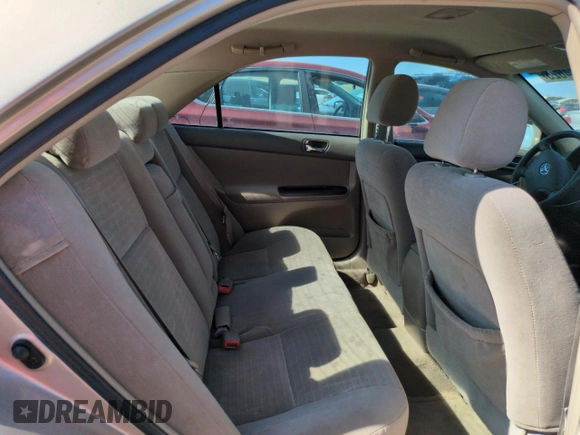 2005 Toyota Camry STD z VIN 4T1BE32K45U096575, wystawiony jako Copart lot #59634625 z przebiegiem 195 358 mil mil oraz Szkoda całkowita • Salvage title. Historia ofert i sprzedaży dostępna na DreamBid. Obrazek 10.