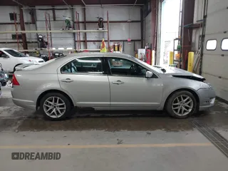 2010 Ford Fusion SEL with VIN 3FAHP0JA6AR427888, listed as a IAAI auction lot 41853215 with 186,581 mi miles. Bid and sale history available at carsss.com. Image 13.