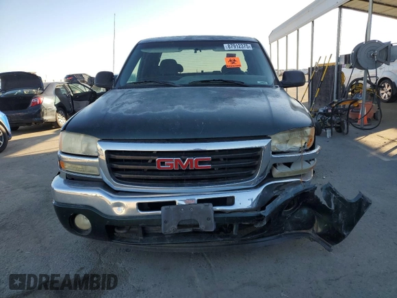 2006 GMC New Sierra 1500 SL with VIN 1GTEC19V86Z221982, listed as a Copart auction lot 87912375 with 0 mi miles and Salvage Title. Bid and sale history available at carsss.com. Image 5.
