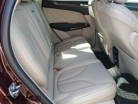 2018 Lincoln MKC Reserve z VIN 5LMCJ3D95JUL22995, wystawiony jako Copart lot #55973495 z przebiegiem 16 215 mil mil oraz Szkoda całkowita • Salvage title. Historia ofert i sprzedaży dostępna na DreamBid. Obrazek 11.