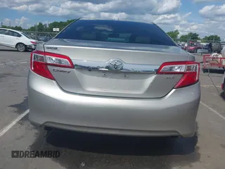 2014 Toyota Camry SE z VIN 4T1BK1FK6EU551126, wystawiony jako IAAI lot #42192663 z przebiegiem 178 875 mil mil oraz . Historia ofert i sprzedaży dostępna na DreamBid. Obrazek 16.