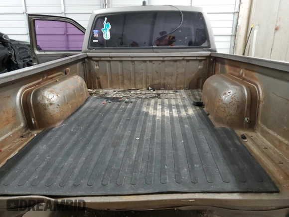 1987 Nissan Hardbody E с VIN JN6ND11S3HW057122, выставлен на аукционе Copart как лот 73303004 с пробегом 233 309 миль миль и Списание • Salvage title. История ставок и продаж доступна на DreamBid. Изображение 10.