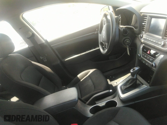 2018 Hyundai Elantra SEL z VIN 5NPD84LF5JH339083, wystawiony jako IAAI lot #42160287 z przebiegiem 108 161 mil mil oraz . Historia ofert i sprzedaży dostępna na DreamBid. Obrazek 5.