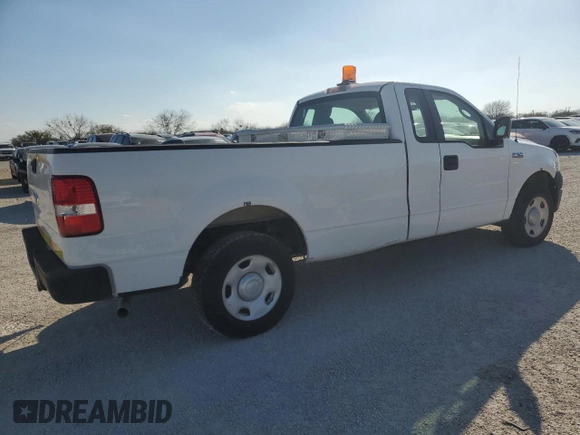 2008 Ford F-150 XL z VIN 1FTRF12W98KB87851, wystawiony jako Copart lot #89126075 z przebiegiem 111 739 mil mil oraz Czysty tytuł • Clean title. Historia ofert i sprzedaży dostępna na DreamBid. Obrazek 3.