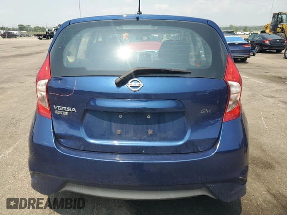 2019 Nissan Note SV z VIN 3N1CE2CP0KL365600, wystawiony jako Copart lot #59698085 z przebiegiem 162 767 mil mil oraz Szkoda całkowita • Salvage title. Historia ofert i sprzedaży dostępna na DreamBid. Obrazek 6.