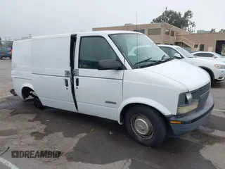 1998 Chevrolet Astro Cargo Van with VIN 1GCDM19WXWB155185, listed as a IAAI auction lot 41670032 with 127,514 mi miles. Bid and sale history available at carsss.com. Image 1.