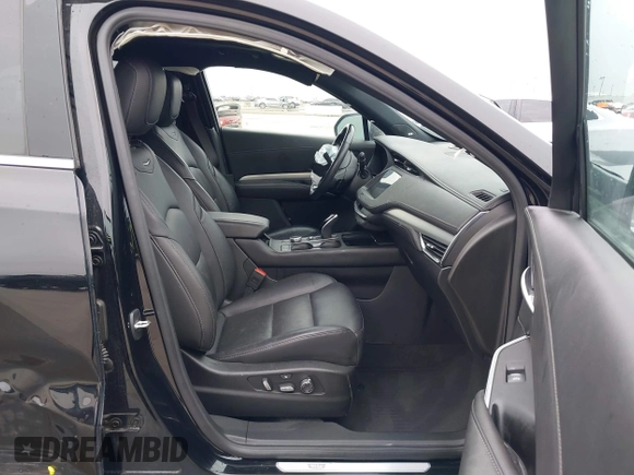2020 Cadillac XT4 AWD Premium Luxury z VIN 1GYFZDR47LF122394, wystawiony jako IAAI lot #41703115 z przebiegiem 69 366 mil mil oraz . Historia ofert i sprzedaży dostępna na DreamBid. Obrazek 5.