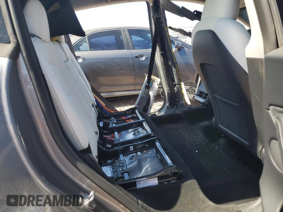 2024 Tesla Model Y Long Range z VIN 7SAYGDEE6RA322800, wystawiony jako Copart lot #49470595 z przebiegiem 16 372 mil mil oraz Szkoda całkowita • Salvage title. Historia ofert i sprzedaży dostępna na DreamBid. Obrazek 10.