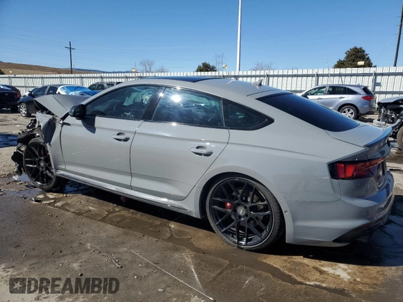 2019 Audi RS 5 Sportback z VIN WUABWCF52KA903181, wystawiony jako Copart lot #46123525 z przebiegiem 32 366 mil mil oraz Szkody całkowita. Historia ofert i sprzedaży dostępna na DreamBid. Obrazek 2.