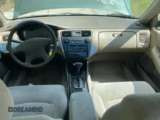 2002 Honda Accord LX z VIN 1HGCG56442A044999, wystawiony jako Copart lot #56222325 z przebiegiem Nie podano mil oraz Czysty tytuł • Clean title. Historia ofert i sprzedaży dostępna na DreamBid. Obrazek 9.