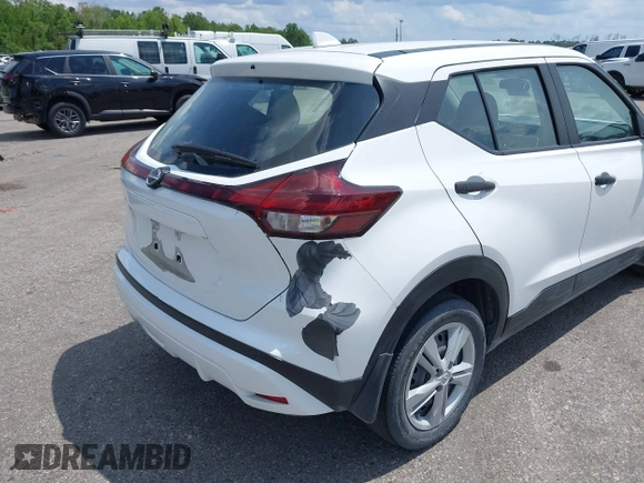 2022 Nissan Kicks S z VIN 3N1CP5BV3NL503498, wystawiony jako IAAI lot #42203907 z przebiegiem 30 139 mil mil oraz . Historia ofert i sprzedaży dostępna na DreamBid. Obrazek 6.