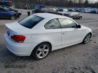 2012 BMW 1 Series 128i z VIN WBAUP9C56CVS94212, wystawiony jako Copart lot #81246514 z przebiegiem Nie podano mil oraz Czysty tytuł • Clean title. Historia ofert i sprzedaży dostępna na DreamBid. Obrazek 3.