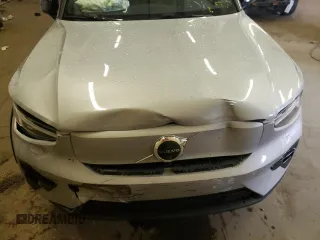 2022 Volvo C40 Ultimate with VIN YV4ED3GB2N2004840, listed as a Copart auction lot 59599663 with Not Provided miles. Bid and sale history available at carsss.com. Image 13.