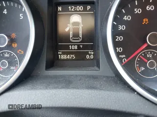 2013 Volkswagen Golf w/Conv с VIN WVWDB7AJ0DW130293, выставлен на аукционе IAAI как лот 42474230 с пробегом 188 475 миль миль и . История ставок и продаж доступна на DreamBid. Изображение 7.