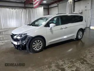 2018 Chrysler Pacifica Touring L z VIN 2C4RC1BG3JR292040, wystawiony jako Copart lot #55304725 z przebiegiem 64 478 mil mil oraz Szkody całkowita. Historia ofert i sprzedaży dostępna na DreamBid. Obrazek 1.