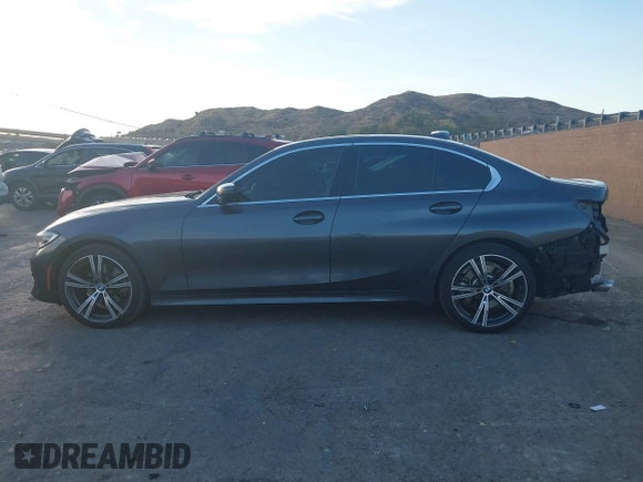 2019 BMW 3 Series 330i xDrive with VIN WBA5R7C58KAJ81967, listed as a IAAI auction lot 41093104 with 46,445 mi miles. Bid and sale history available at carsss.com. Image 15.