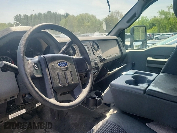 2013 Ford F-250 XL z VIN 1FDBF2B68DEB48275, wystawiony jako IAAI lot #42556154 z przebiegiem 434 130 mil mil oraz . Historia ofert i sprzedaży dostępna na DreamBid. Obrazek 49.