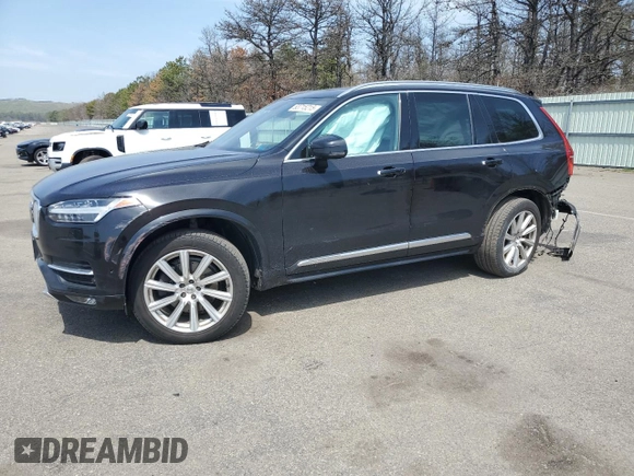 2018 Volvo XC90 Inscription z VIN YV4A22PL5J1324452, wystawiony jako Copart lot #53715215 z przebiegiem 46 883 mil mil oraz Szkoda całkowita • Salvage title. Historia ofert i sprzedaży dostępna na DreamBid. Obrazek 1.