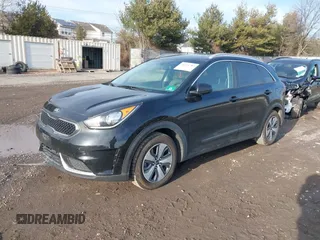 2018 Kia Niro LX with VIN KNDCB3LCXJ5158204, listed as a IAAI auction lot 41521783 with 69,290 mi miles. Bid and sale history available at carsss.com. Image 17.