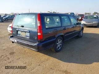 1999 Volvo V70 с VIN YV1LW56D5X2558065, выставлен на аукционе IAAI как лот 41467911 с пробегом 173 951 миль миль и . История ставок и продаж доступна на DreamBid. Изображение 4.