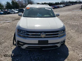 2019 Volkswagen Atlas SE z VIN 1V2XR2CA0KC502656, wystawiony jako Copart lot #50589045 z przebiegiem 131 954 mil mil oraz Szkoda całkowita • Salvage title. Historia ofert i sprzedaży dostępna na DreamBid. Obrazek 5.