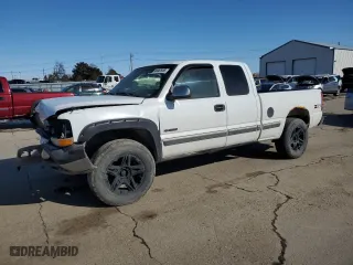 2002 Chevrolet Silverado 1500 LT with VIN 1GCEK19T92E244299, listed as a Copart auction lot 44457955 with 0 mi miles and Salvage Title. Bid and sale history available at carsss.com. Image 1.