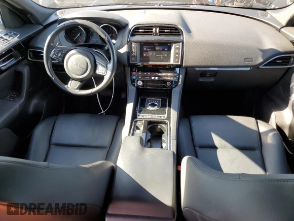 2018 Jaguar F-Pace 25t Premium z VIN SADCJ2FX0JA255130, wystawiony jako Copart lot #56570365 z przebiegiem 68 931 mil mil oraz Czysty tytuł • Clean title. Historia ofert i sprzedaży dostępna na DreamBid. Obrazek 8.