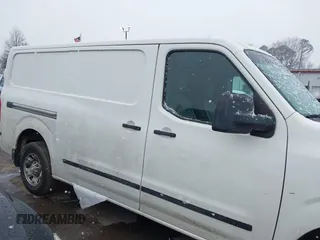 2018 Nissan NV Cargo S z VIN 1N6BF0KM1JN819141, wystawiony jako IAAI lot #41536219 z przebiegiem 176 575 mil mil oraz . Historia ofert i sprzedaży dostępna na DreamBid. Obrazek 13.
