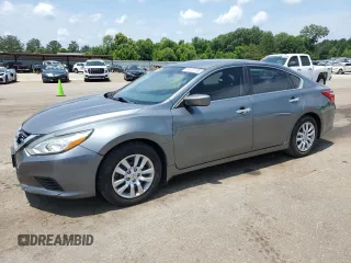 2017 Nissan Altima S z VIN 1N4AL3AP0HN359815, wystawiony jako Copart lot #56163135 z przebiegiem 109 554 mil mil oraz Szkoda całkowita • Salvage title. Historia ofert i sprzedaży dostępna na DreamBid. Obrazek 1.