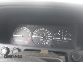 1988 Acura Integra z VIN JH4DA3451JS001006, wystawiony jako IAAI lot #42246189 z przebiegiem 120 711 mil mil oraz . Historia ofert i sprzedaży dostępna na DreamBid. Obrazek 7.