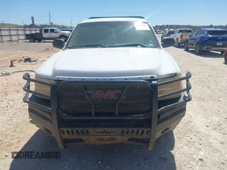 2010 GMC Sierra 1500 with VIN 1GTSKTE08AZ259166, listed as a IAAI auction lot 41846661 with 173,870 mi miles and . Bid and sale history available at DreamBid. Image 12.