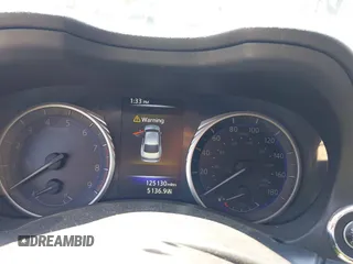 2017 Infiniti Q50 Premium z VIN JN1EV7AP3HM734389, wystawiony jako IAAI lot #42037510 z przebiegiem 125 130 mil mil oraz . Historia ofert i sprzedaży dostępna na DreamBid. Obrazek 7.