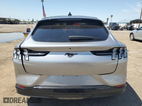 2021 Ford Mustang Mach-E Premium z VIN 3FMTK3R71MMA04498, wystawiony jako Copart lot #51796155 z przebiegiem 7 800 mil mil oraz Szkoda całkowita • Salvage title. Historia ofert i sprzedaży dostępna na DreamBid. Obrazek 6.