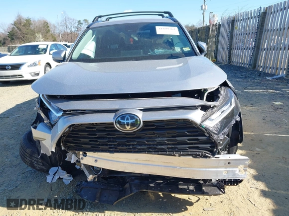 2024 Toyota RAV4 XLE with VIN 2T3P1RFV3RC480256, listed as a IAAI auction lot 41899362 with 1,770 mi miles. Bid and sale history available at carsss.com. Image 13.