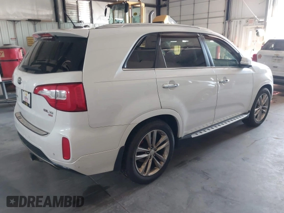 2014 Kia Sorento SX with VIN 5XYKW4A75EG518505, listed as a IAAI auction lot 36939010 with 175,976 mi miles. Bid and sale history available at carsss.com. Image 4.