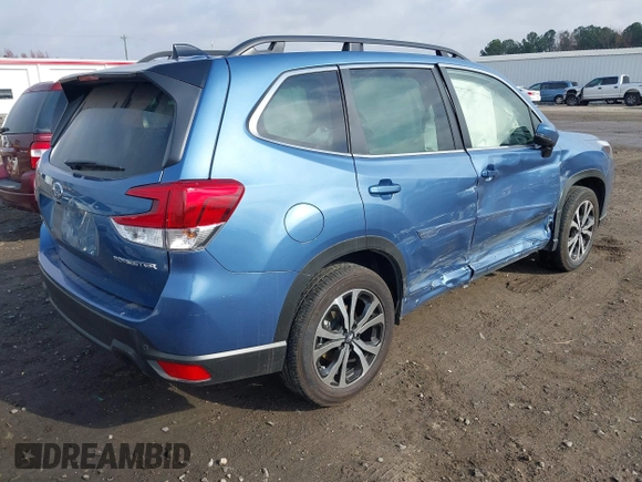 2024 Subaru Forester Limited with VIN JF2SKALCXRH416653, listed as a IAAI auction lot 40906376 with 8,911 mi miles. Bid and sale history available at carsss.com. Image 4.
