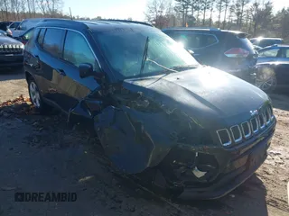 2018 Jeep Compass Latitude with VIN 3C4NJDBB3JT314058, listed as a IAAI auction lot 41012521 with 52,087 mi miles. Bid and sale history available at carsss.com. Image 1.