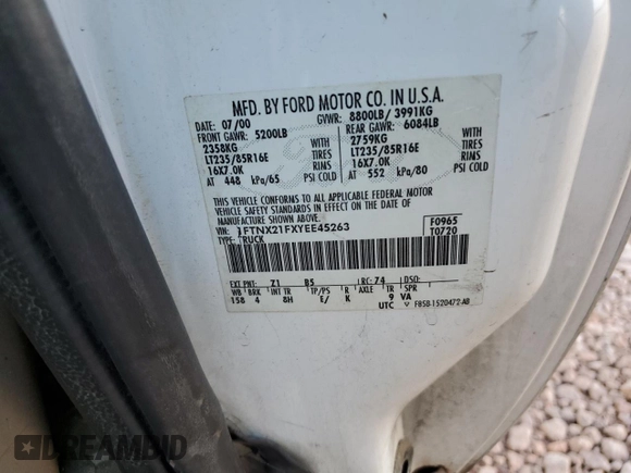 2000 Ford F-250 XL with VIN 1FTNX21FXYEE45263, listed as a Copart auction lot 55044075 with 451,212 mi miles and Salvage title. Bid and sale history available at DreamBid. Image 12.
