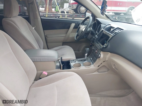 2009 Toyota Highlander with VIN JTEES41A892127963, listed as a IAAI auction lot 41672614 with 234,452 mi miles. Bid and sale history available at carsss.com. Image 5.