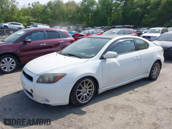 2010 Scion tC z VIN JTKDE3B70A0318371, wystawiony jako IAAI lot #42261498 z przebiegiem 182 930 mil mil oraz . Historia ofert i sprzedaży dostępna na DreamBid. Obrazek 2.