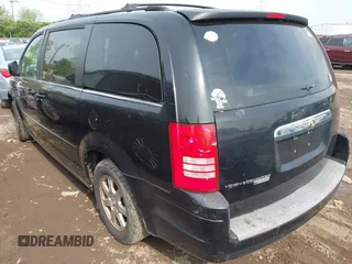 2008 Chrysler Town & Country Touring with VIN 2A8HR54P58R611777, listed as a IAAI auction lot 42149143 with 203,809 mi miles and . Bid and sale history available at carsss.com. Image 3.