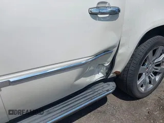 2013 Cadillac Escalade ESV Luxury с VIN 1GYS4HEF1DR228321, выставлен на аукционе IAAI как лот 42536138 с пробегом 160 957 миль миль и . История ставок и продаж доступна на DreamBid. Изображение 6.