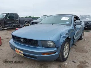 2007 Ford Mustang Deluxe with VIN 1ZVFT84N375262594, listed as a IAAI auction lot 42405440 with 135,981 mi miles and . Bid and sale history available at DreamBid. Image 17.