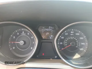 2013 Hyundai Elantra GLS with VIN 5NPDH4AE4DH204210, listed as a Copart auction lot 62301455 with 246,229 mi miles and Salvage title. Bid and sale history available at DreamBid. Image 9.