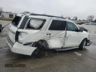 2021 Ford Expedition XLT with VIN 1FMJU1JT2MEA53911, listed as a Copart auction lot 86660754 with 39,155 mi miles and Salvage Title. Bid and sale history available at carsss.com. Image 3.