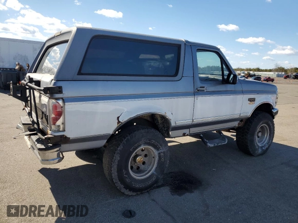 1995 Ford Bronco Eddie Bauer with VIN 1FMEU15N9SLA58190, listed as a Copart auction lot 47940965 with 290,948 mi miles and Clean title. Bid and sale history available at DreamBid. Image 3.