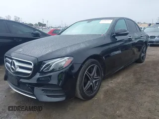 2019 Mercedes-Benz E-Class E 300 with VIN WDDZF4JB8KA526831, listed as a IAAI auction lot 41803511 with 120,412 mi miles. Bid and sale history available at carsss.com. Image 18.